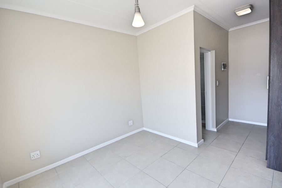 To Let 1 Bedroom Property for Rent in Sandown Western Cape